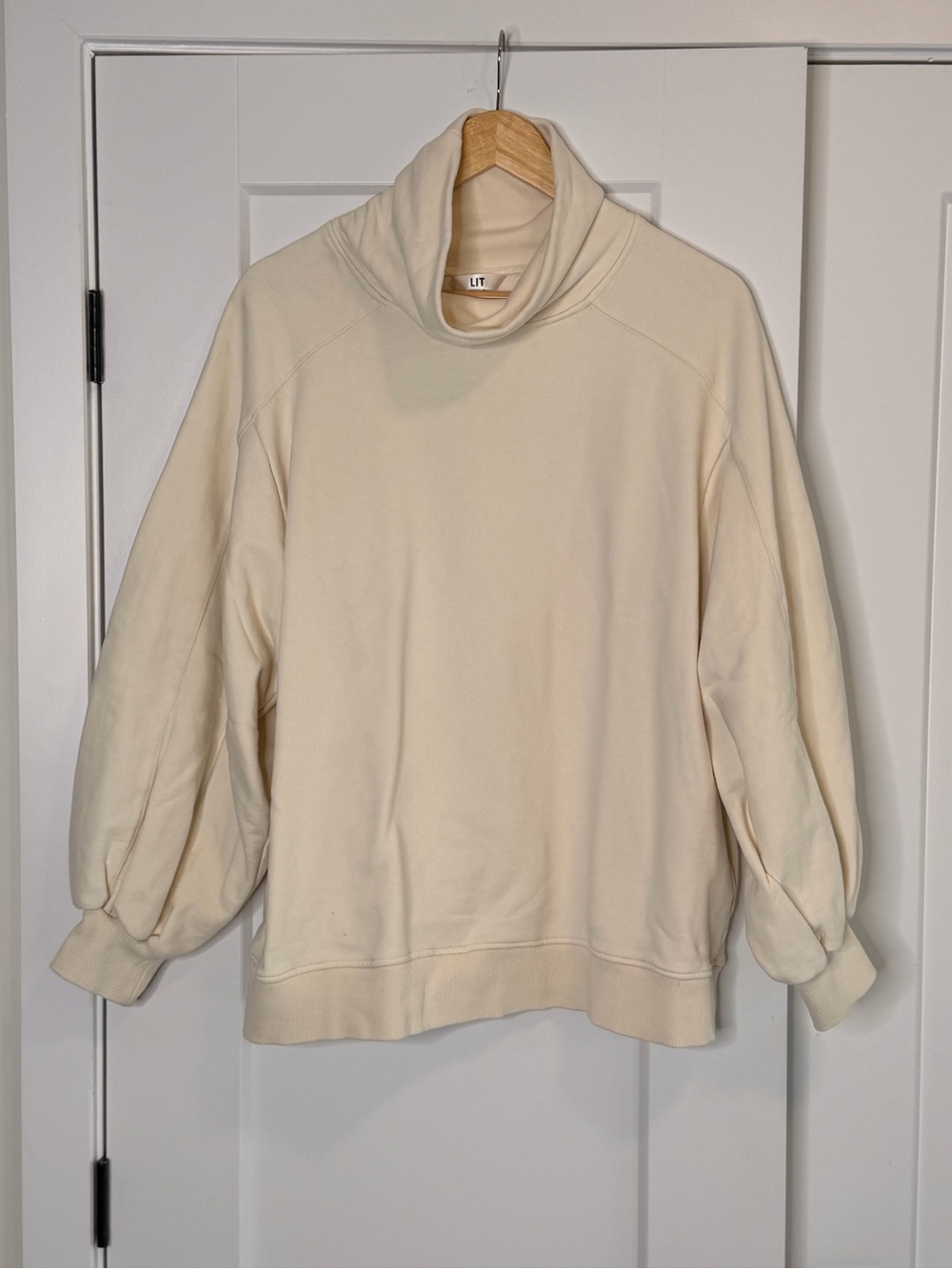 💛2 for $20- Cream Funnel Neck Balloon Sleeve Tunic Sweatshirt